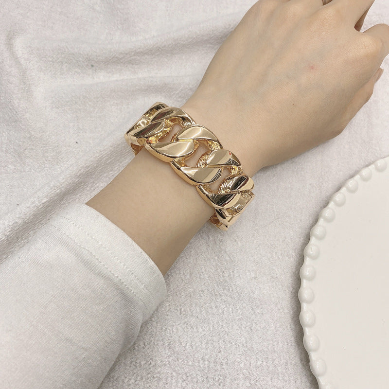 Rose Gold Bracelet Female Hollow Twist Connecting Shackle