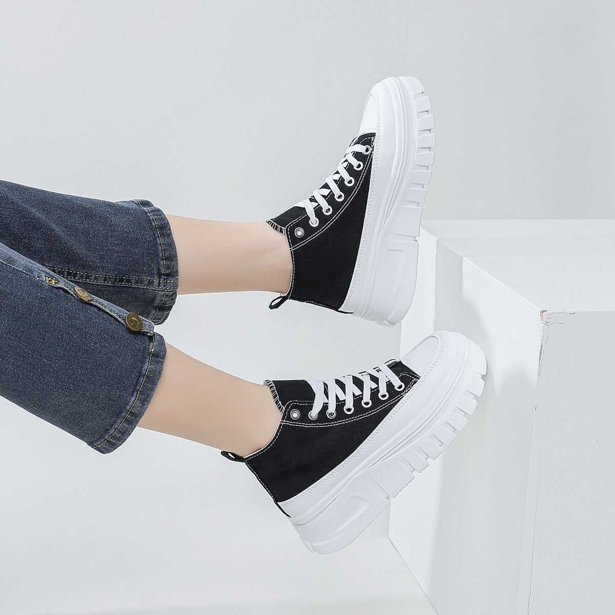 Women Lace-Up Front High Top Flatform Canvas Shoes