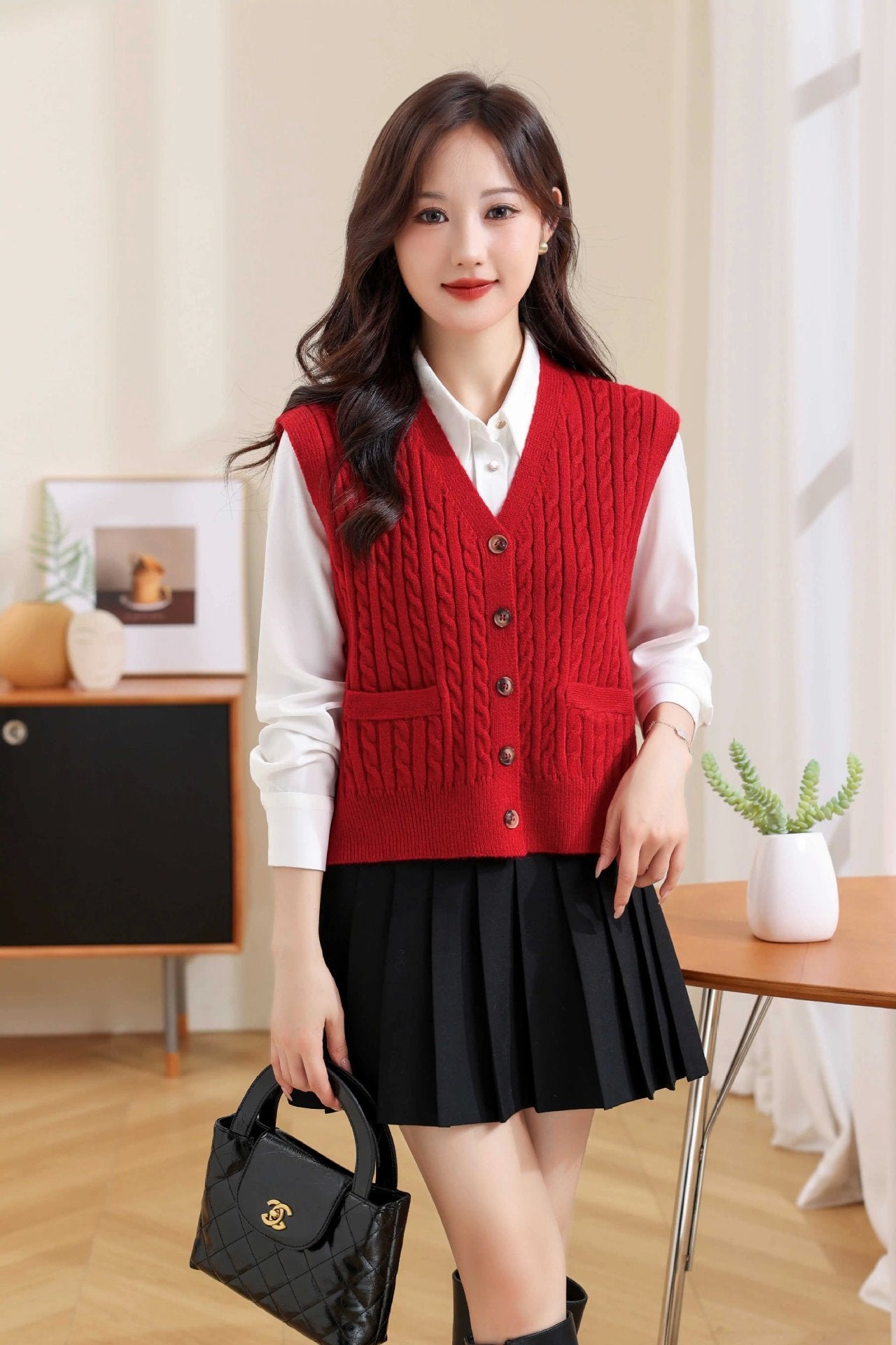 Women's V-neck Twist Knitted Vest